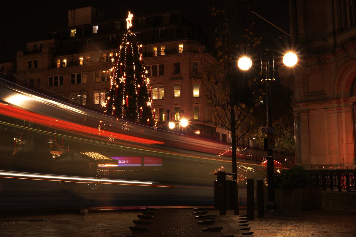 LukeOmara1986's tweet photo. Christmas in Birmingham.
#christmas2022 #Christmas #birmingham #photooftheday #birminghamlive #iluvbrum #onlybirmingham #secretbirmingham #visitbirmingham #photography #NightPhotography #streetphotography https://t.co/DMMEKNIZJ3