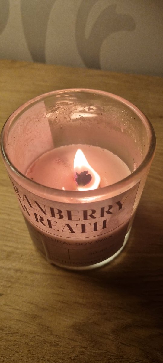 One of our candles a WHOLE MONTH LATER, burning clean down the glass, no tunnelling.
Each candle should be over 40H burn time, made with eco soy wax and vegan cruelty free fragrance oil. 

#candle #candlelover #soy #soywax #shopsmall #winter #candleseason #FIFAWorldCup