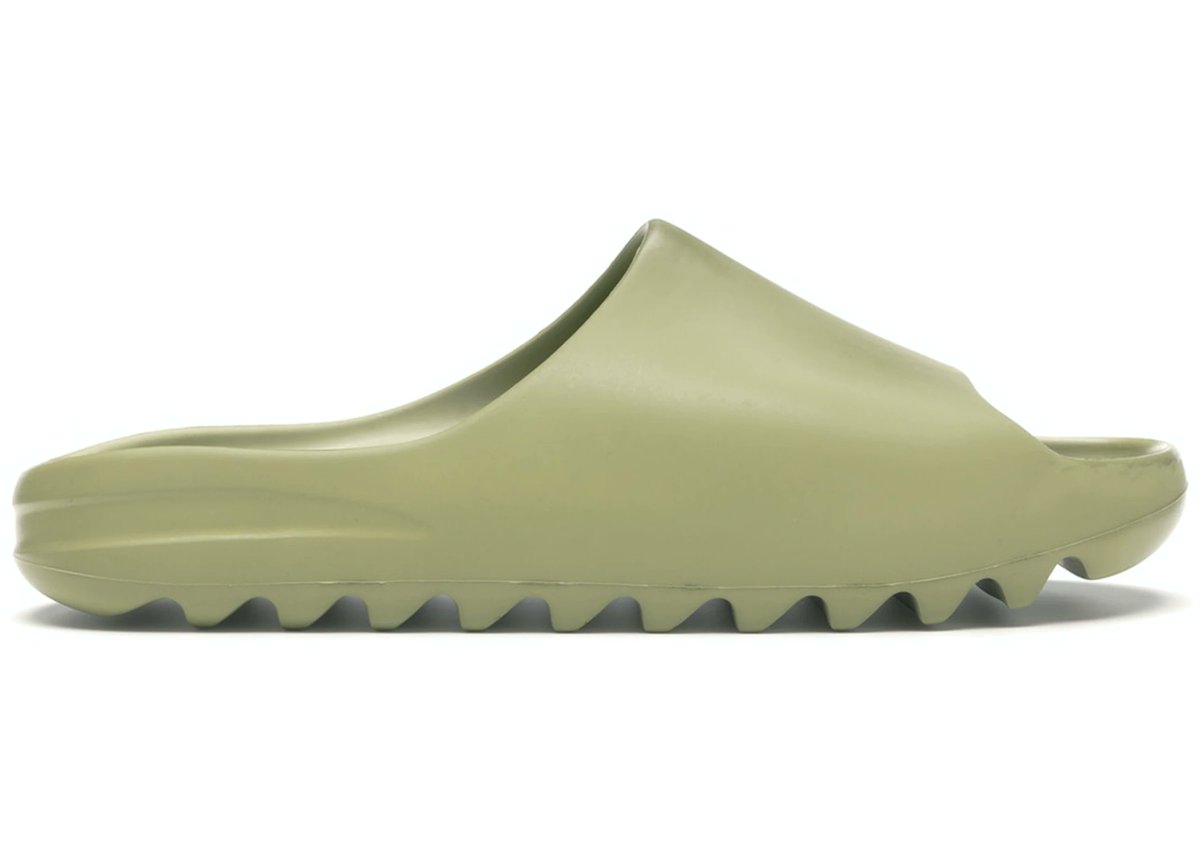 7REALES's tweet photo. Con estos yeezy slide sentirás que caminas en las nubes https://t.co/G781paK2fw