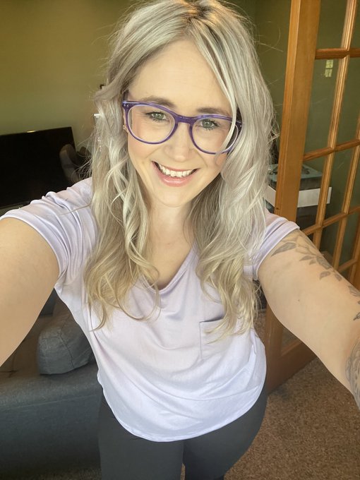 I&rsquo;m year older now..pog!  We live on Twitch   Link⬇️ https://t.co/7TcwkPlr45