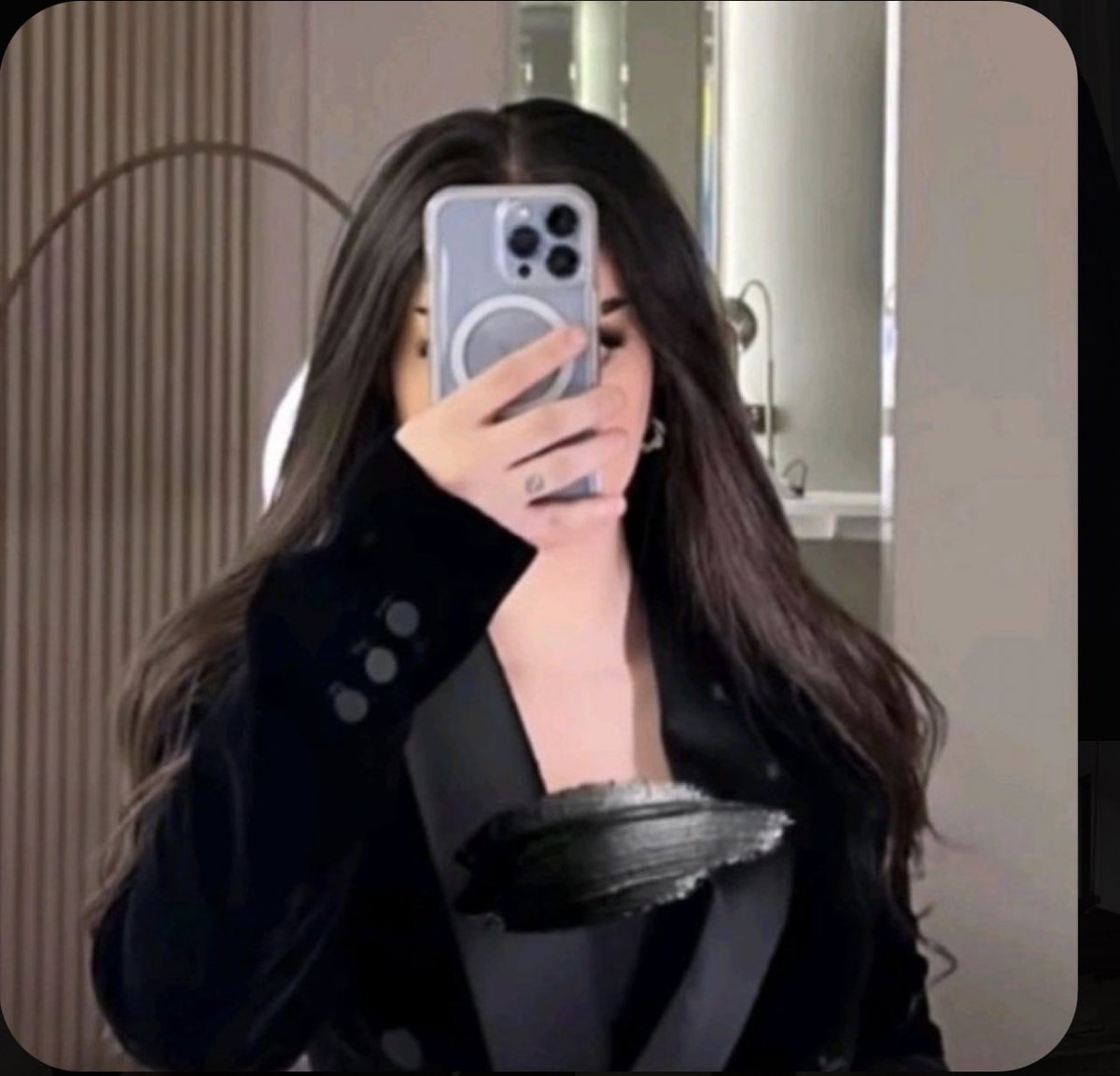 قُل للرياح تأتي كيفما شاءت 
فما عادت سُفننا تشتهي شيئاً ."