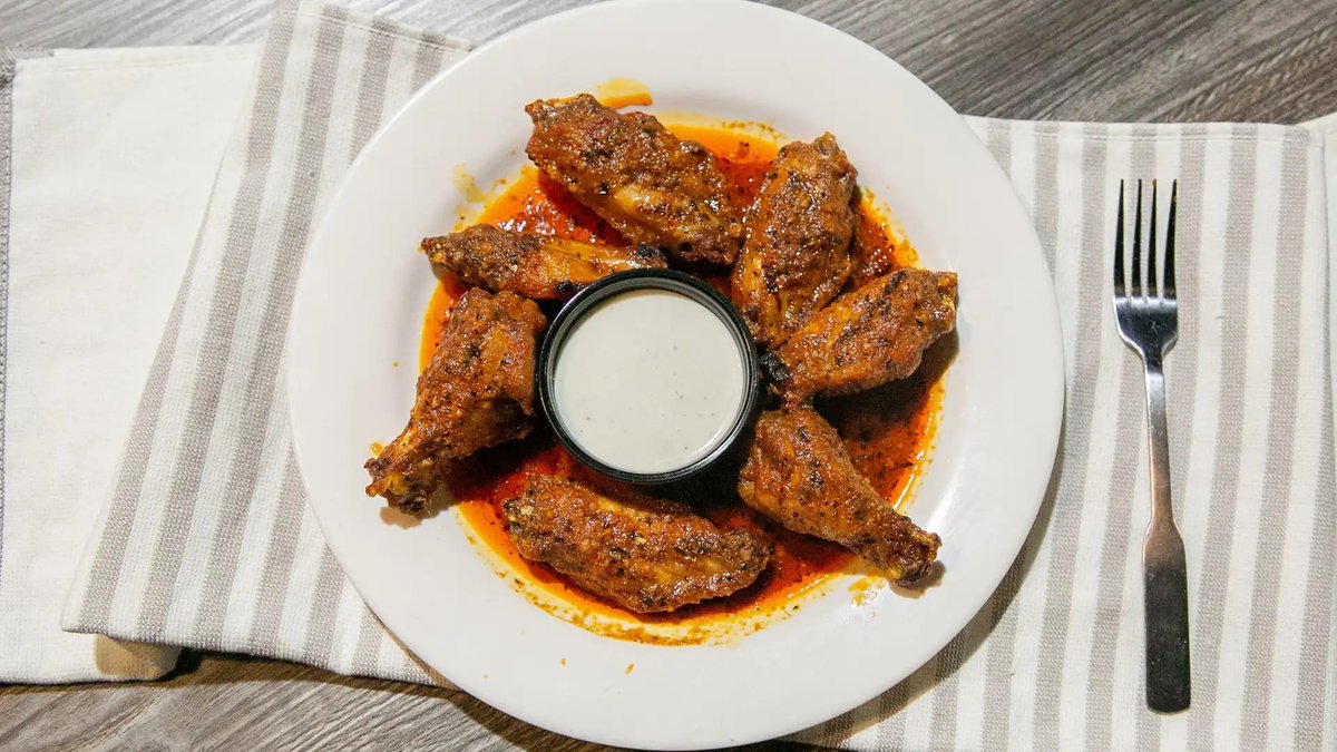Thanks for the review on our Specialty Wings- Tequila Wings! We love it too!

"Tony Salerno''s pizza &amp; Calamari! Everything was perfect. Great venue"
popme.nu/tptwa?utm_camp…
