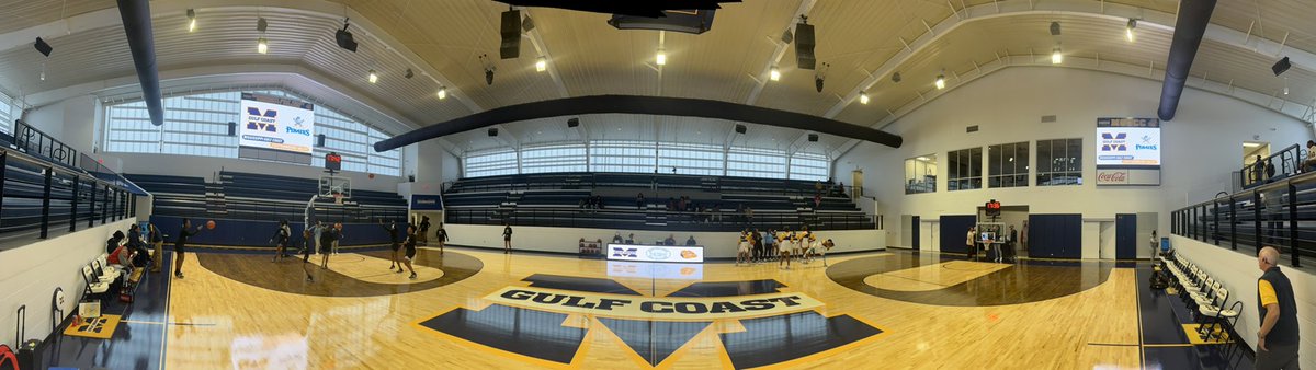 Super Excited for <a href="/CoachAdamsMGCCC/">Hope Adams</a> and <a href="/CoachTimRyan/">Tim Ryan</a> 🔵 The new arena is 🔥🔥🔥! #ComeToTheCoast