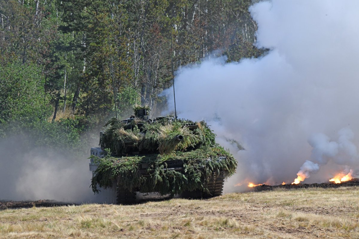 PzBtl393's tweet image. Here we are ... #Leopard2A7V by tank-masters.de 👍🇩🇪😎