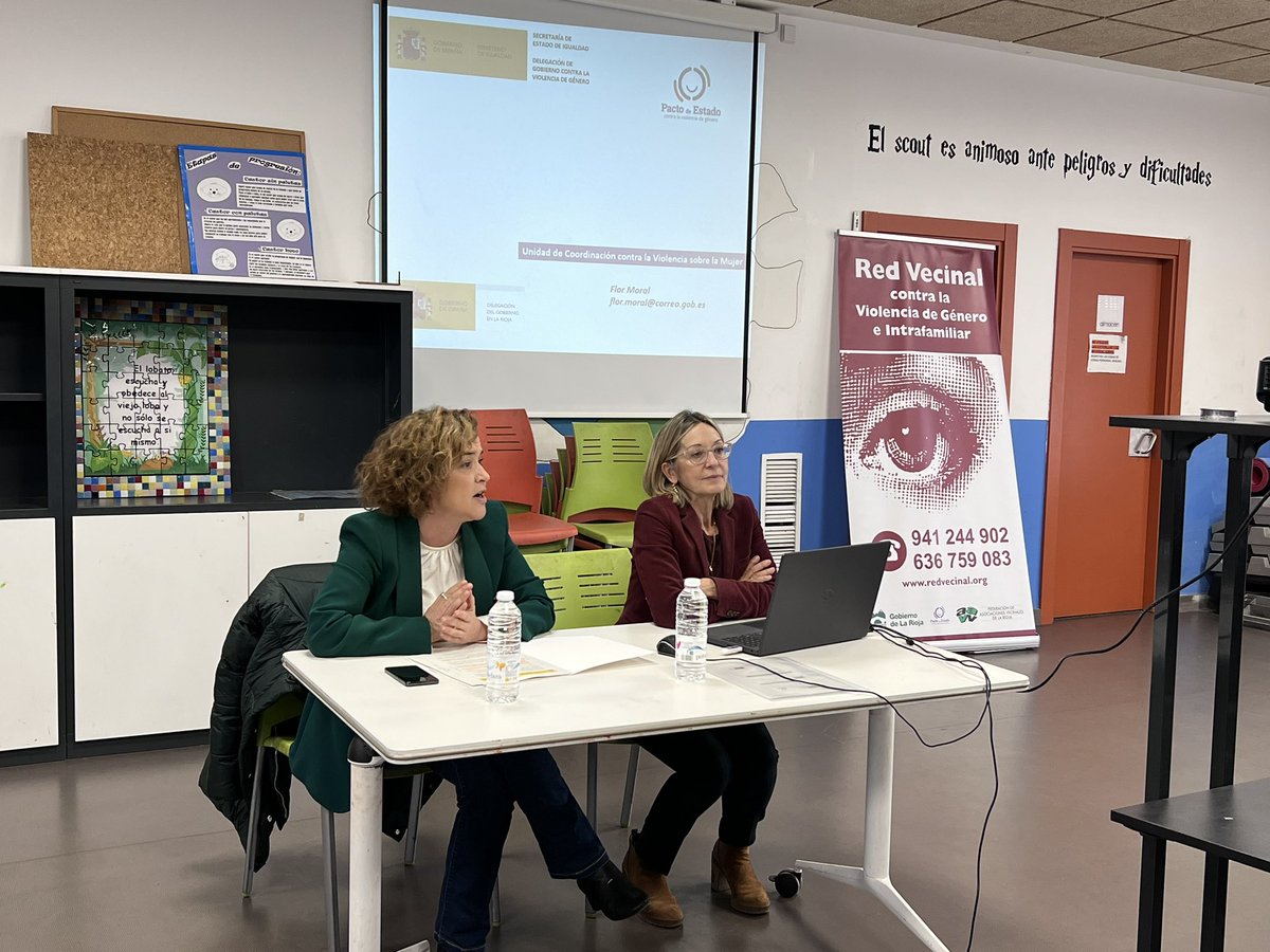 🟣 La delegada <a href="/Beatrizarraiz/">Beatriz Arraiz</a> y Flor Moral, Jefa de la unidad de coordinación  de Violencia sobre la Mujer, han acompañado a la <a href="/redvecinalrioja/">Red Vecinal contra la Violencia de Género e Intraf</a> de la <a href="/FVECINALESRIOJA/">Federación de Asociaciones Vecinales de LA RIOJA</a> en una sesión informativa acerca del trabajo de la @DelGobenLaRioja en la lucha contra la violencia de género