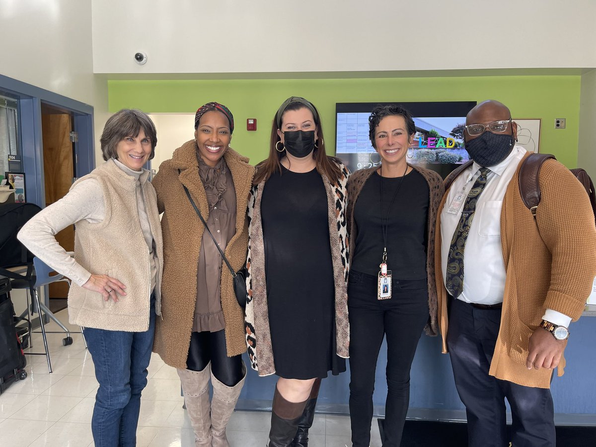 Laura Jones tweet media