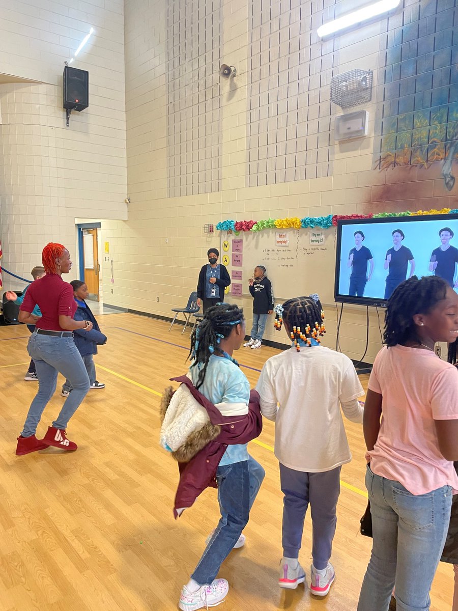 Ward_Colts's tweet image. We celebrated our students today on a successful Quarter 1 at our Autumn Fest! Students played games, danced, and did crafts! Thank you to our Student Incentive Committee for planning this event and our volunteers for running our stations! #wardstrong #4houses1school