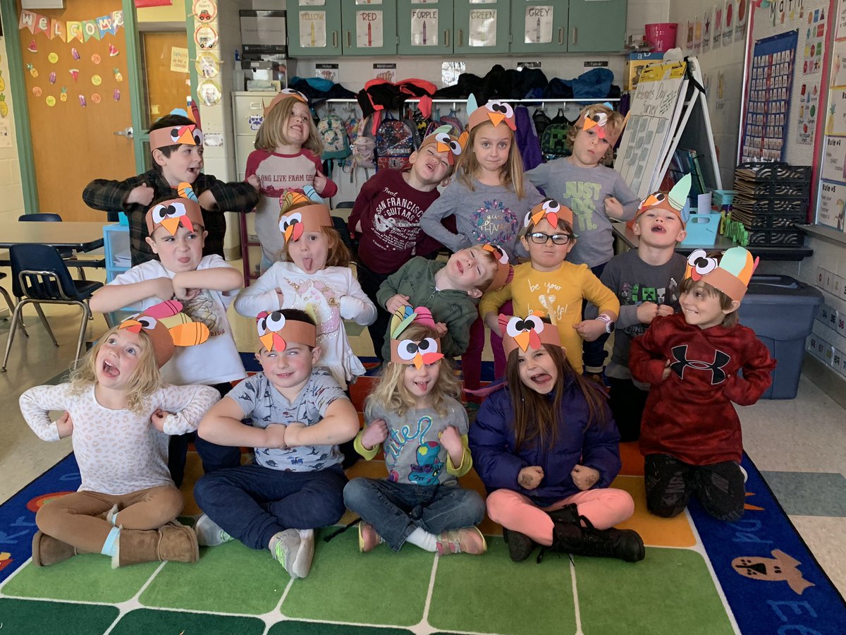 MrsLaneSMEK's tweet photo. These turkeys are ready and excited for Thanksgiving Break! 🦃🦃🦃#BecomeBelongBeNorthern #SMERides https://t.co/PiihL7vNDi