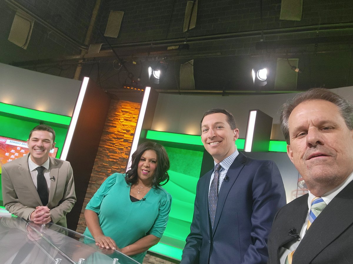 parrotheadvol's tweet photo. Many thanks to @WCYB_CaseyGoetz, @WCYB_Heather and @jarvisharen for a great Season 7 of @news5wcyb #PrepPicks. I so appreciate you including me. Look for this season's final episode this week with some other high school and UT football stuff we taped throughout the holidays ... https://t.co/LyZvoePVz5