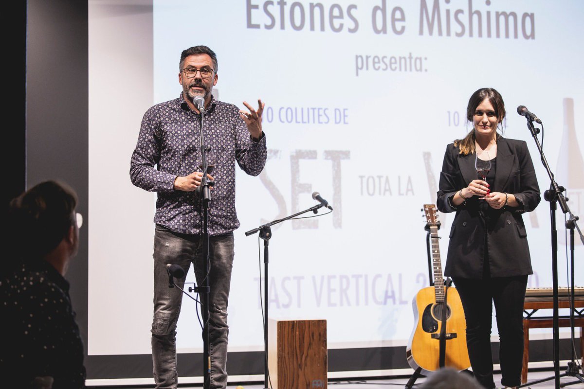 MishimaBCN's tweet photo. Va ser molt bonic maridar totes les anyades amb cançons de la nostra última dècada. Set tota la vida! 🍷

📷 @sirmaymons i @XaviTorrent https://t.co/FebwQYxrHO