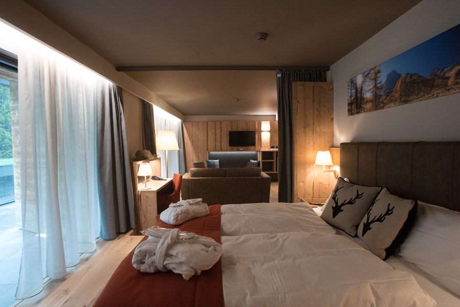 Il mini club, cinema, Baby Park San Domenico Ski, il Sando Parco Avventura, chilometri di sentieri, comprensorio sciistico con 7 impianti di risalita.
🤩Sì, l'Hotel La Vetta è perfetto per vivere la montagna con i bambini, scopri di più
👇
bimboinviaggio.com/accomodation/h…