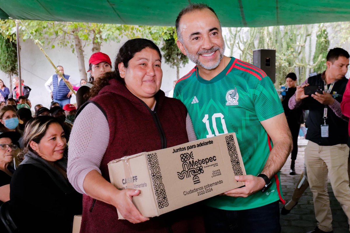 FerFlores_Emp's tweet photo. Cada vez son más los beneficiados con la Canasta Social Alimentaria “Familias Felices” (CASAFF)

Vecinos de San Gaspar Tlahuelilpan no les estoy fallando 🤜🏼🤛🏼 https://t.co/wQpGX0RVJv
