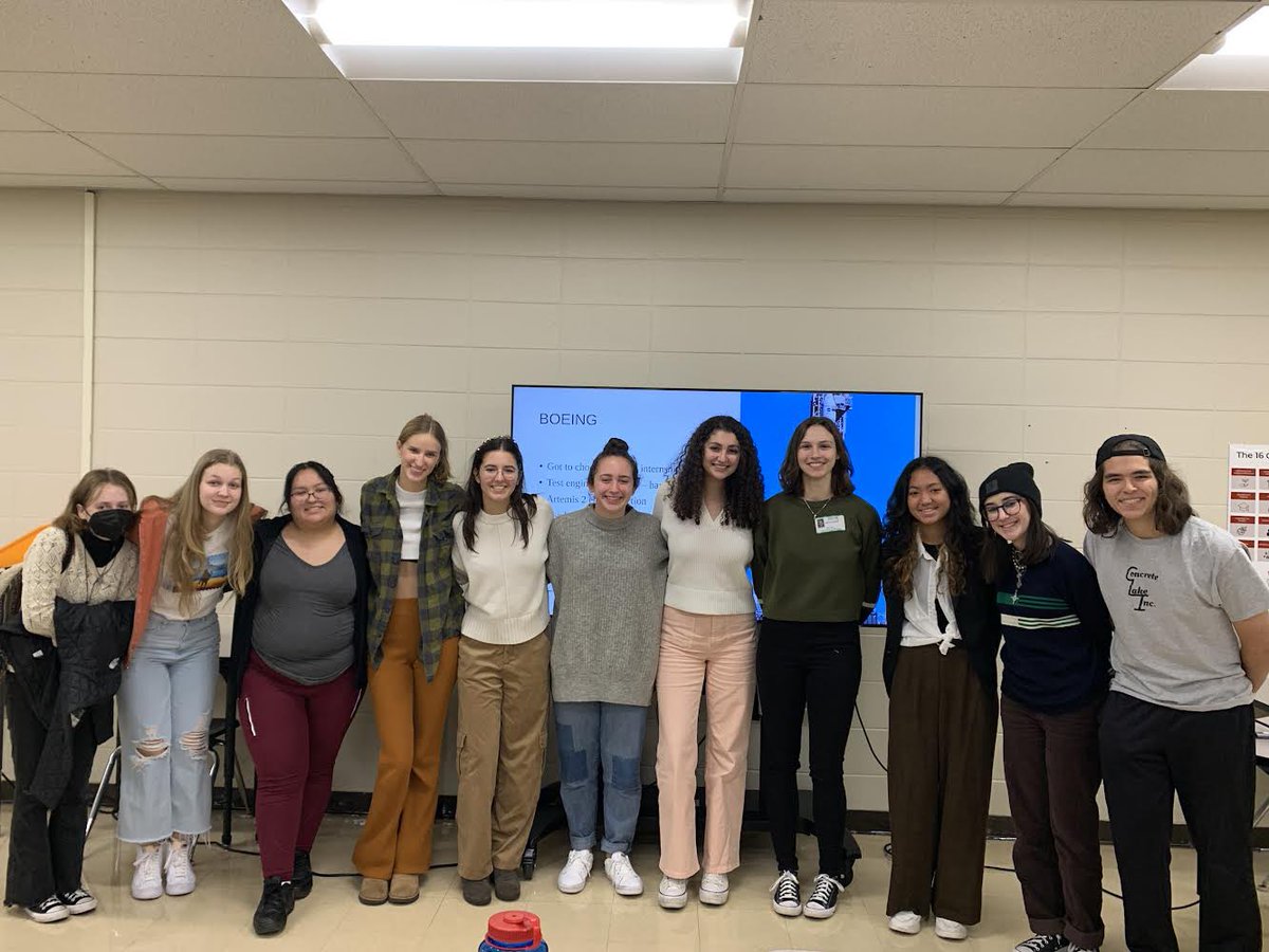 HKellyCG's tweet image. Today we welcomed back 2018 @CLSouthHS grad Audrey Godsell to speak to our Women in STEM club and STEM classes. Audrey shared her incredible career experiences with Boeing and NASA🚀 Thank you Audrey, come back any time! #clsengaged