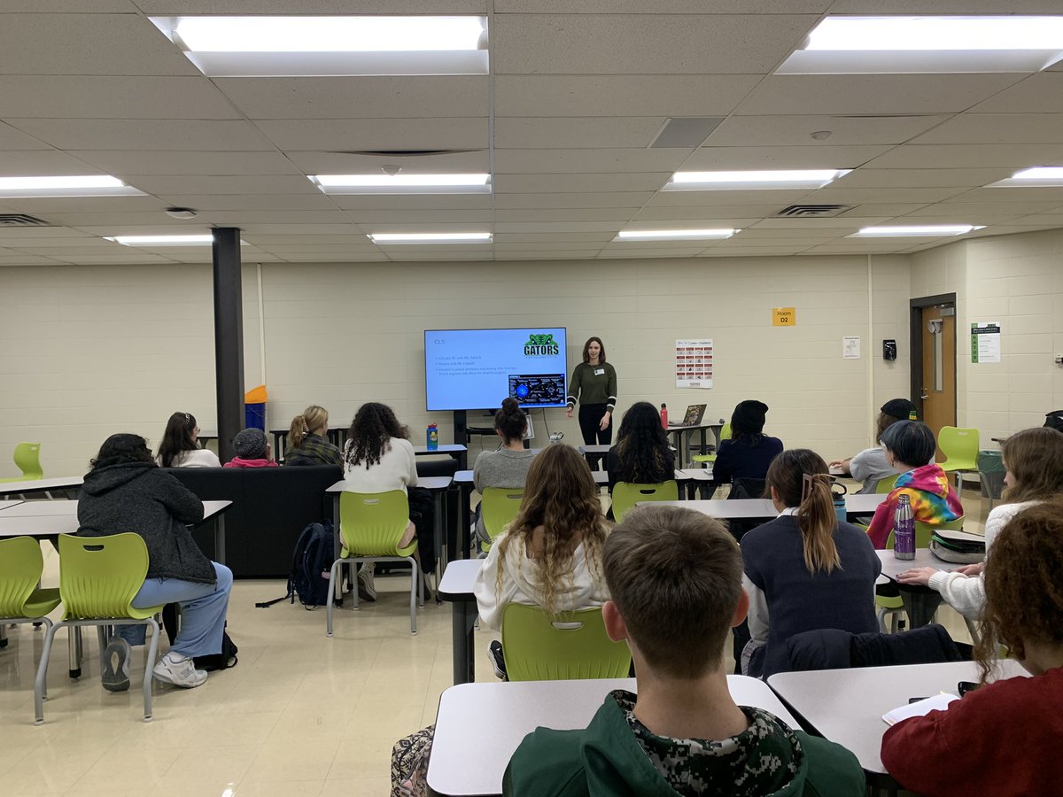 HKellyCG's tweet image. Today we welcomed back 2018 @CLSouthHS grad Audrey Godsell to speak to our Women in STEM club and STEM classes. Audrey shared her incredible career experiences with Boeing and NASA🚀 Thank you Audrey, come back any time! #clsengaged