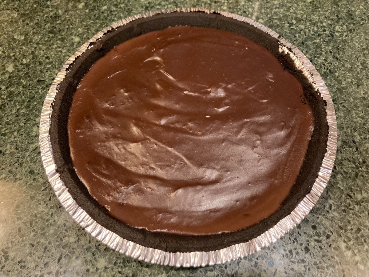 SamanthaKolber's tweet photo. Promised my sick girl a chocolate pudding pie. Guess Iโm starting the thanksgiving desserts early! #pie #puddingpie https://t.co/YIGxNbWTjX