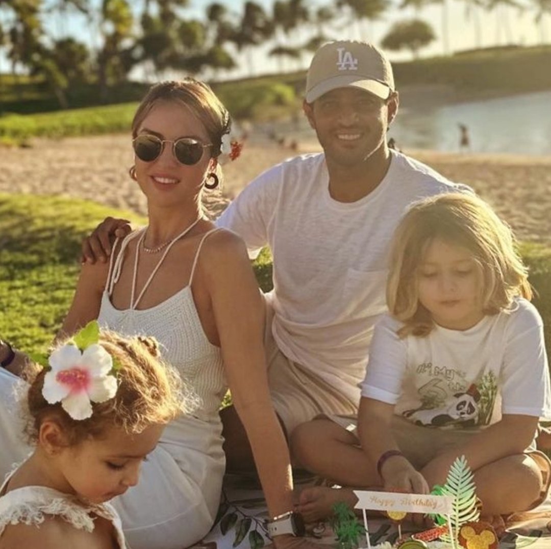 Still repping LA on vacation pelo