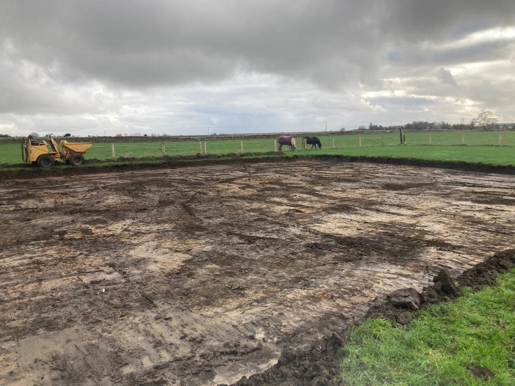 Geoinvestigate's tweet photo. That's the way to do it! - best photos of a site strip #coal #mining #risk #assessment #CMRA #siteinvestigation searching for #mineshafts/Bell Pits in the foot print of large new house. Incredible to think 3.5m below this surface lie C16 #mineworkings. https://t.co/WfCFwdBsbt