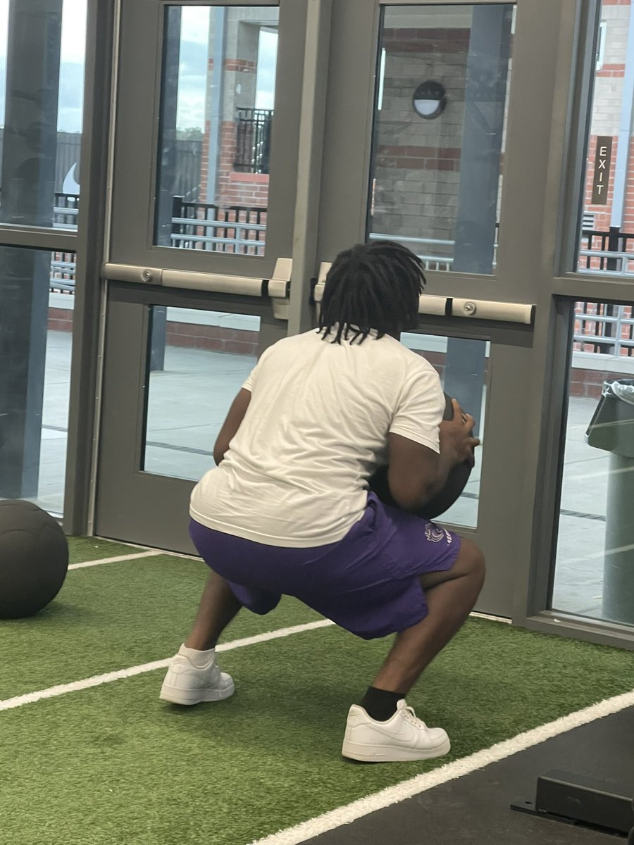 TheRVBaseball's tweet image. Out working the REST has become a habit! Focused with one goal, and one mission. Given nothing, earning EVERYTHING!!