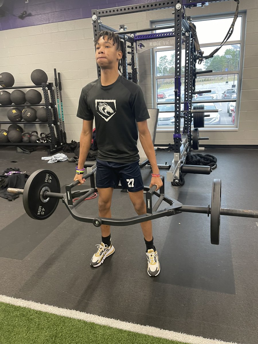 TheRVBaseball's tweet image. Out working the REST has become a habit! Focused with one goal, and one mission. Given nothing, earning EVERYTHING!!