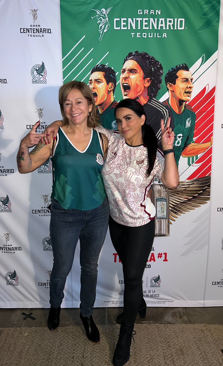 alyshadelvalle's tweet photo. Great morning watching #WorldCup2022 at #HouseofFootball in Highland Park โ> #NELA #MexicovsPoland #LAwomen #hofla ๐ฒ๐ฝ๐บ๐ธ https://t.co/74id0v1PkZ