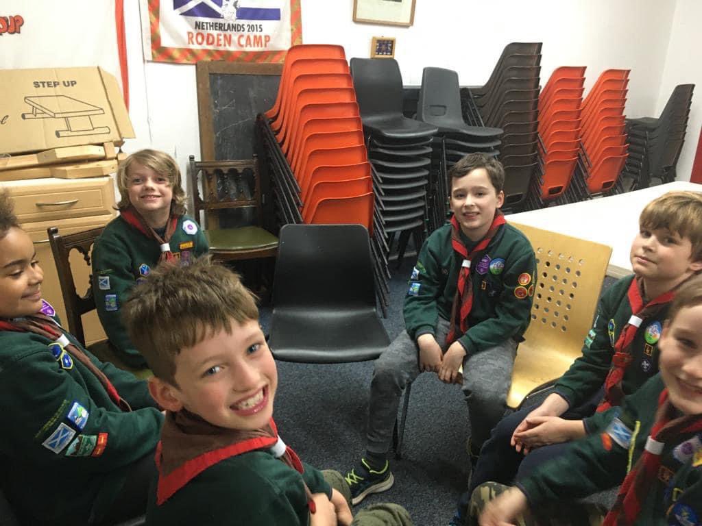 KilmacolmScouts's tweet photo. Cubs worked on their Astronomy activity badge tonight, with a little bit of hike prep thrown in for good measure. #SkillsForLife https://t.co/SuysxH5m3y