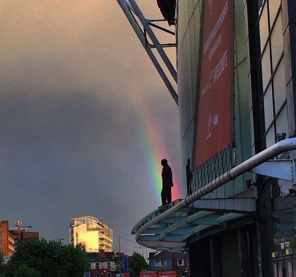 johnludds's tweet photo. Everyone loves a rainbow ❤️ #GlazersOut https://t.co/mjc07cO5zS
