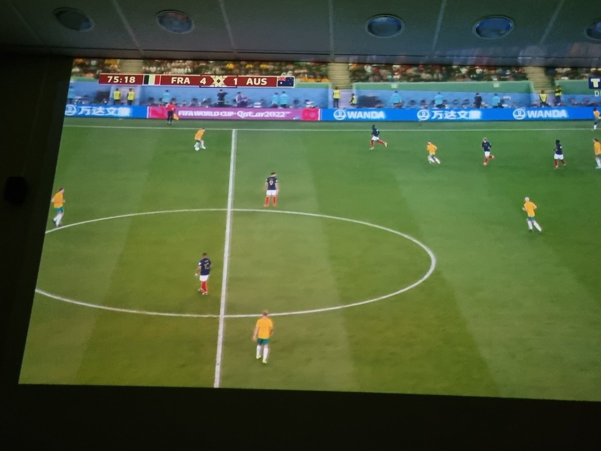 🇨🇵 #FRAAUS 👌
Avec les élèves internes des Sections Sportives Scolaires du collège Lucien-Colon de Lapalisse (03), bonheur de voir les Bleus réussir leur entrée dans la Coupe du Monde 🔥
🇫🇷4-1🇦🇺 | #FRAAUS | #internatdexcellence
#FiersdetreBleu