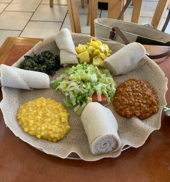 Lunch is right around the corner! Pickup, dine-in, and delivery are available. ⁣😍