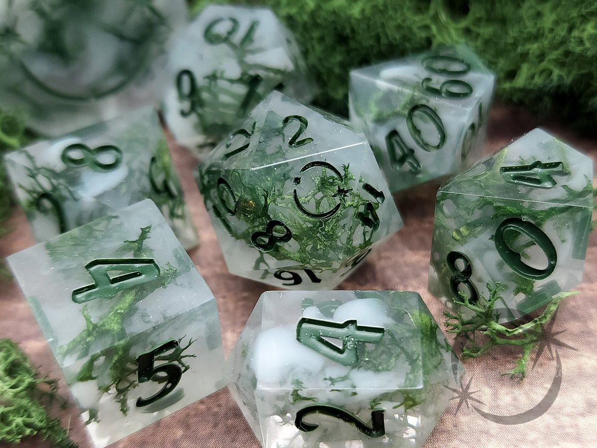 GoldenLightDice's tweet photo. @DevenRue @TabletopLoot I was tagged by someone (which I really appreciate 🥺🖤) so I figured I might as well pop in and say hi myself 👋✨ https://t.co/MnJHgkh5U2