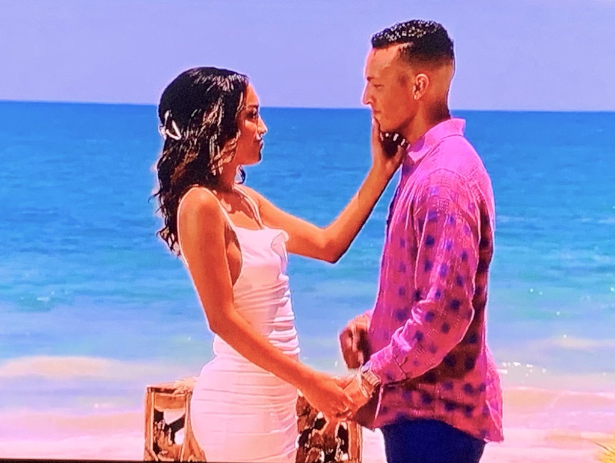 wepopchampagne's tweet photo. Sometimes you have to go through your Michelle to get to your Serene #bachelorinparadiseabc #BachelorInParadise https://t.co/cpYOGtYmgV