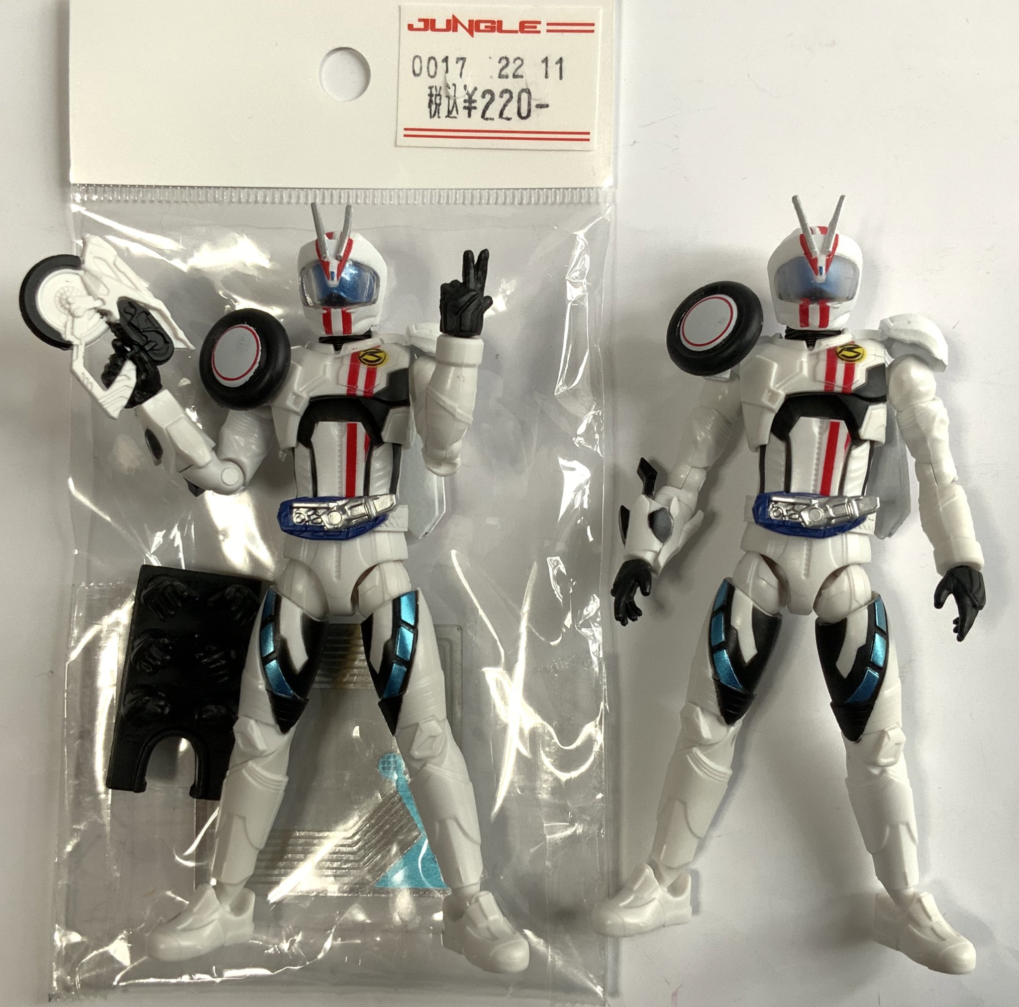 HitTOSHI 12/30（金）東ニ24a on Twitter "掌動マッハが武器付きで220円だったので買ってきた。風防はクリアだし鼻血ラインもズレてない。やはり結構個体差あるな