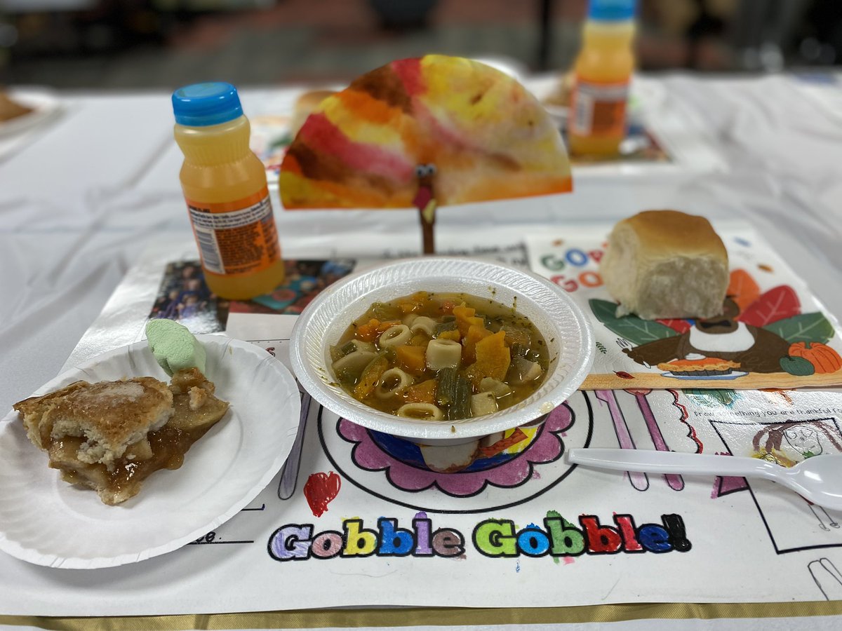 EPiC_StudioK's tweet photo. how might we grow food we can eat…plant, tend, harvest, prep and eat. Harvest Festival with soup we made from our garden vegetables. Sharing how we are thankful for the friends we are sitting next to #sharethegoodLPS @LIBERTYSCHOOLS @EpicElementary @KatieEllis208 https://t.co/sfVxZaohif