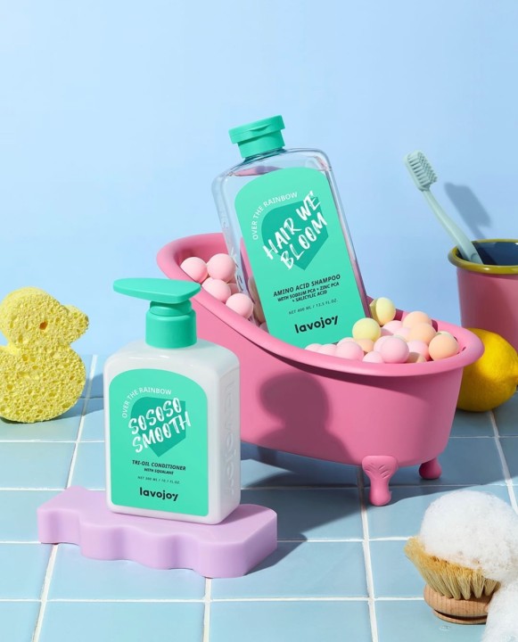lavojoy's tweet photo. NEW LAUNCH! Hair We Bloom shampoo &amp; So So So Smooth conditioner💙

A hair care set to help clean, nourish, moisturize, and overcome excess oil on your scalp✨

Go get your new haircare set now!🥰

#lavojoy #lvj #enjoyyourbathtime #hairwebloomshampoo #sosososmothconditioner https://t.co/2BDs3M1096