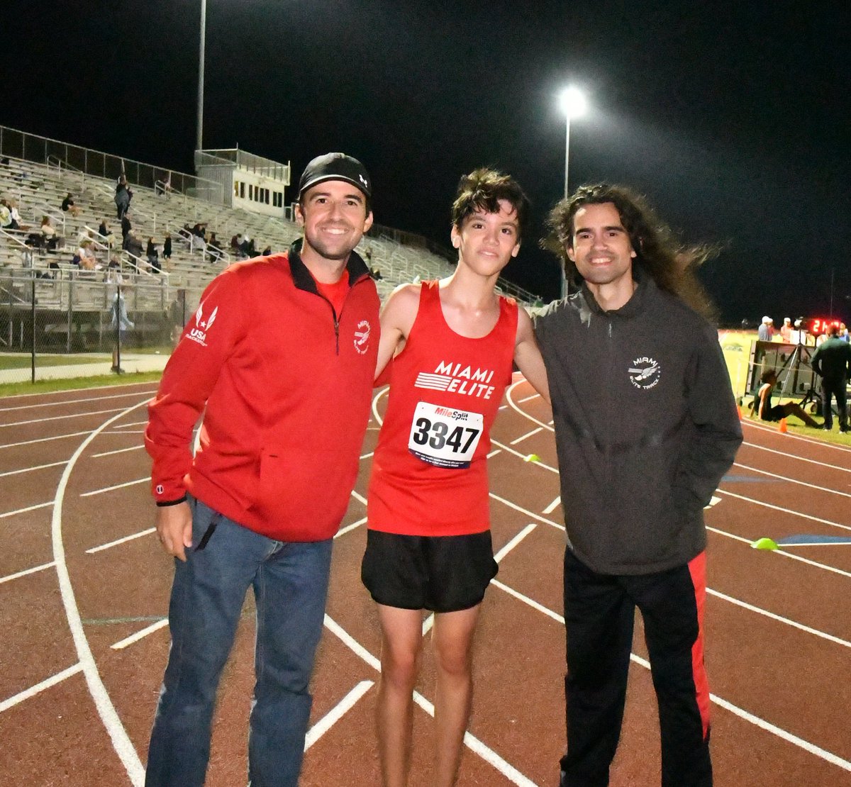 Augustin Muyl Pineda had a great race this past Saturday night. He started the season running 19:00 for 5k, then ran 18:08 earlier this month before running 17:01 in the 5000m on the track @flmilesplit PR Festival. Congratulations, Augustin! 
--
#xc #crosscountry #track #running