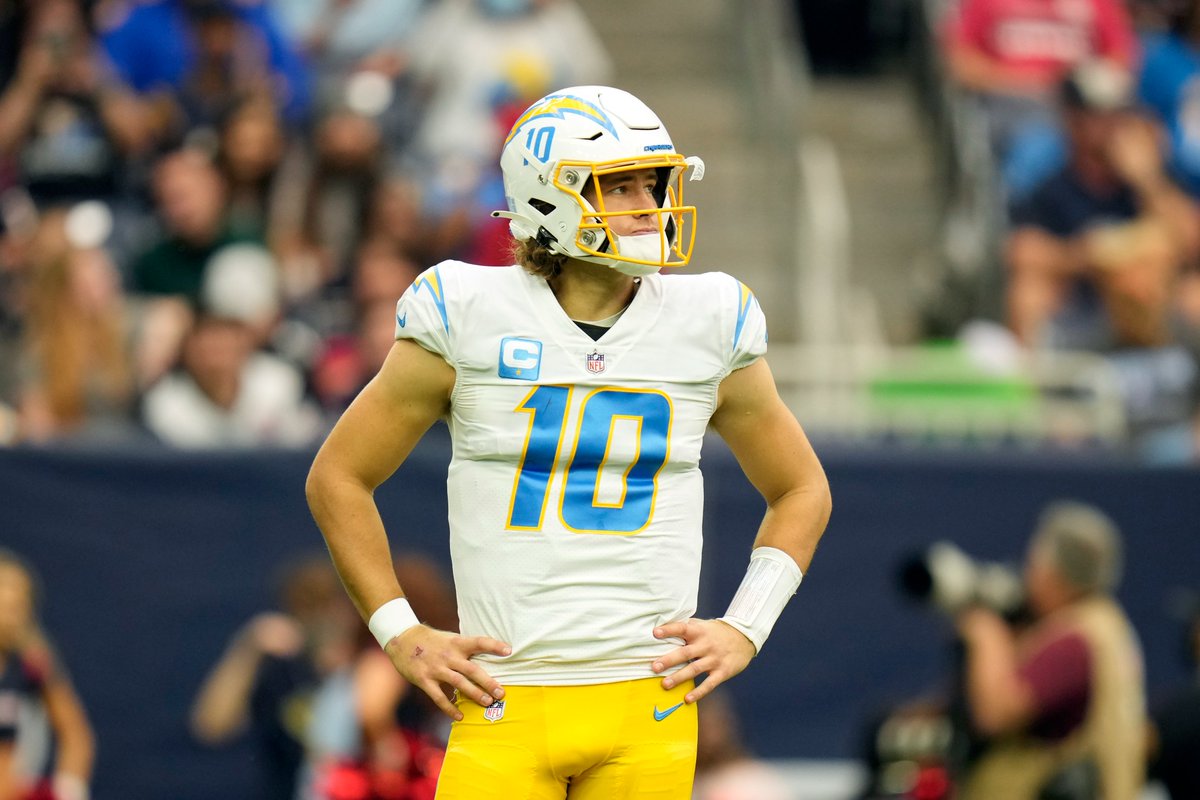 FanDuel's tweet image. Who would you rather have as your QB for the next 10 years? 

❤️ for Josh Allen 
🔁 for Justin Herbert