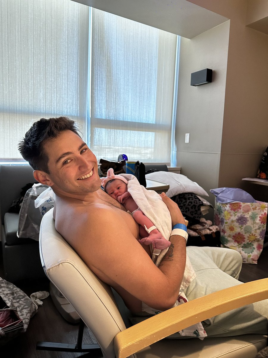 Everyone say hi to the newest member of the family 👨‍👩‍👧 Callie Macbeth Vogel came into the world November 19th, 2022 and my heart has never been so full in my life. Wishing you the best holiday season, your new and improved Vogel Family - Sam, Joann and Callie ❤️