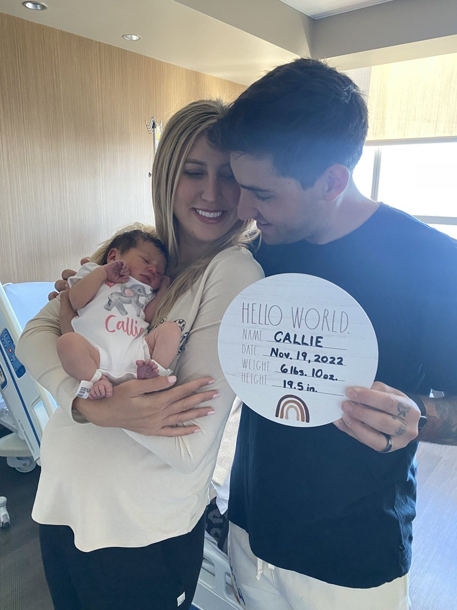 Jauzofficial's tweet photo. Everyone say hi to the newest member of the family 👨‍👩‍👧 Callie Macbeth Vogel came into the world November 19th, 2022 and my heart has never been so full in my life. Wishing you the best holiday season, your new and improved Vogel Family - Sam, Joann and Callie ❤️ https://t.co/MGSH1KOqVx