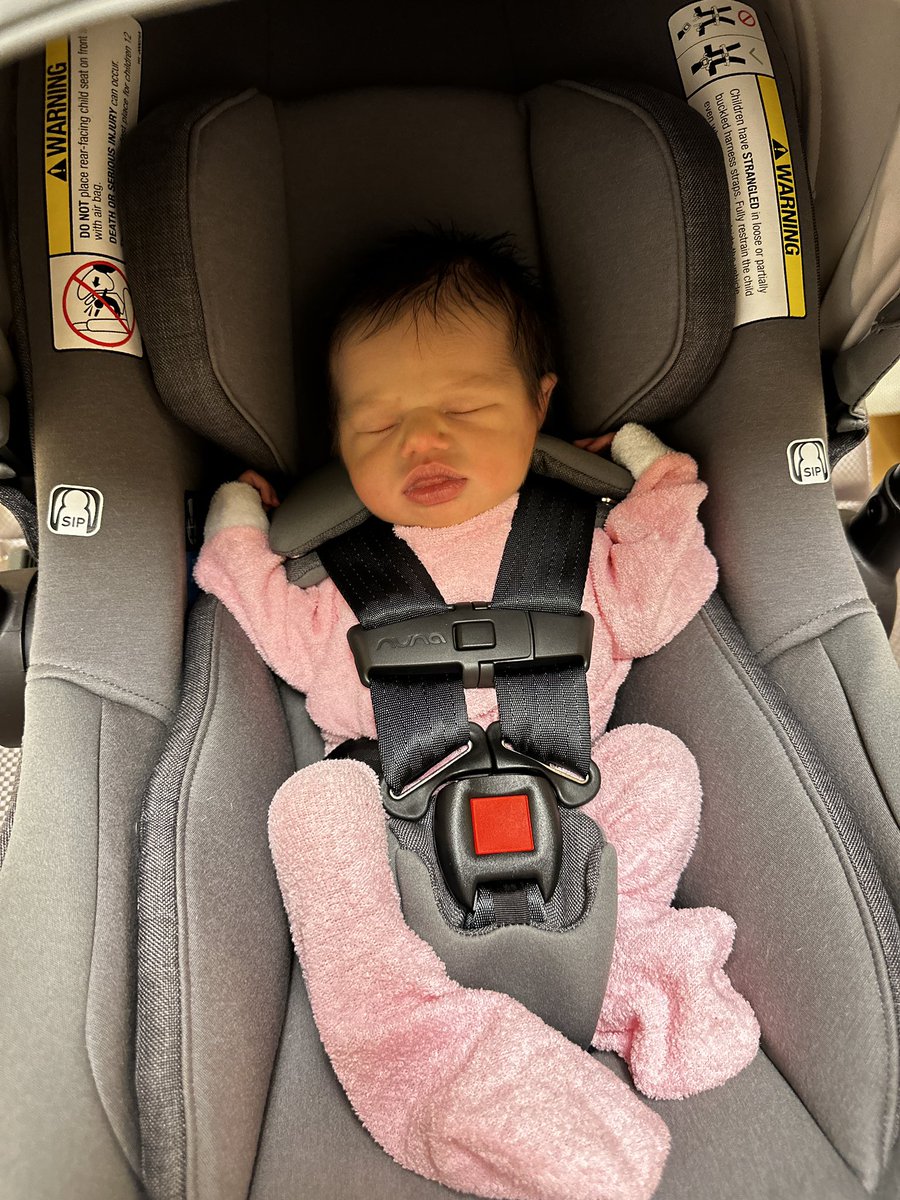 Jauzofficial's tweet photo. Everyone say hi to the newest member of the family 👨‍👩‍👧 Callie Macbeth Vogel came into the world November 19th, 2022 and my heart has never been so full in my life. Wishing you the best holiday season, your new and improved Vogel Family - Sam, Joann and Callie ❤️ https://t.co/MGSH1KOqVx