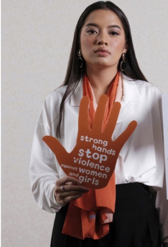 Violence Against Women & Girls is rooted in patriarchal gendernorms,
structural inequalities & unequal power
dynamics btn men &women, all of
which are exacerbated during conflict or crisis.As we enter into #16DaysOfActivism
Let's UNITE to end VAWG.