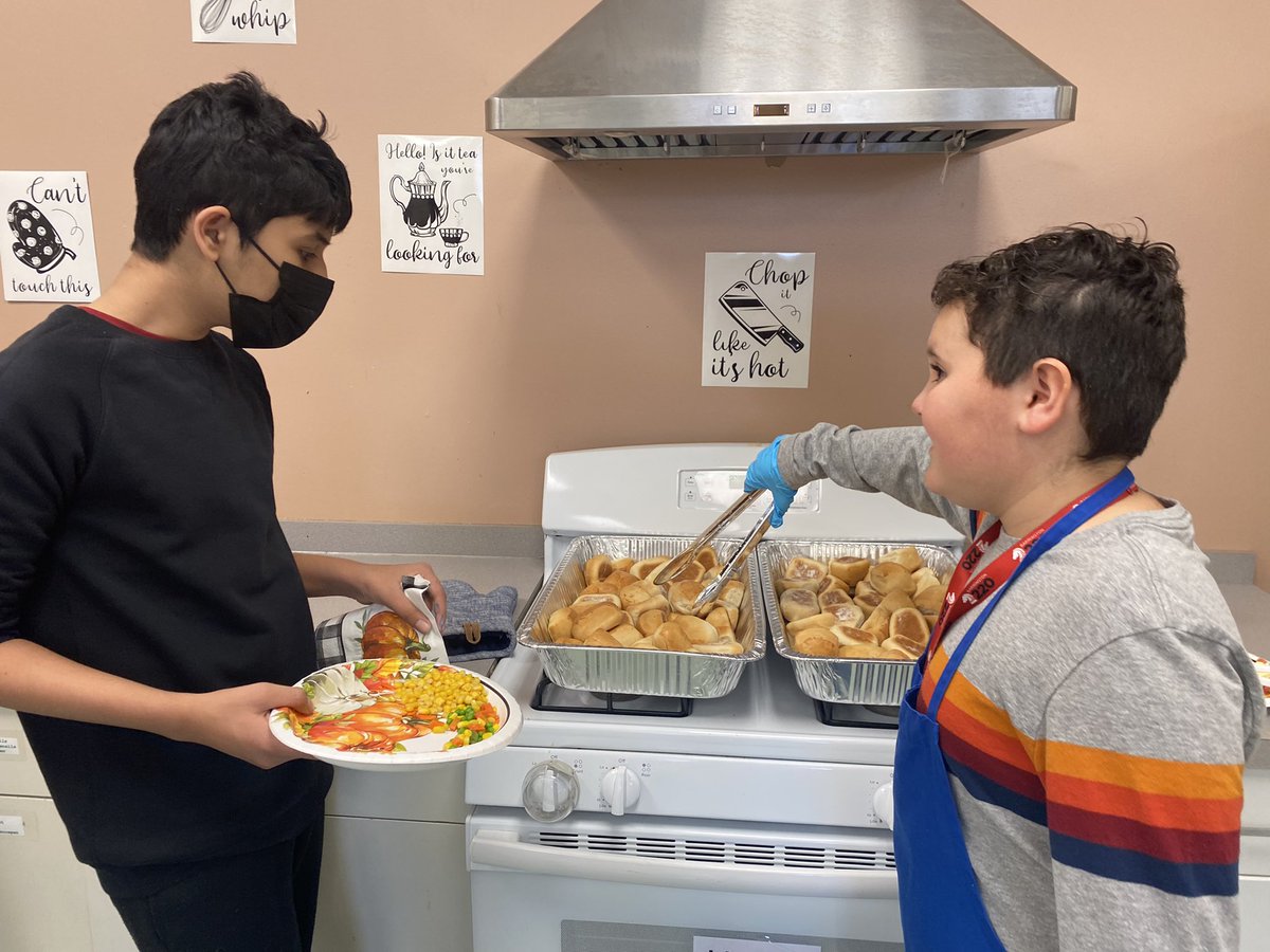 misswahrman's tweet photo. Such a pleasure hosting the Thanksgiving Feast this year. Thanks to all the amazing staff and students that helped along the way! 🦃 @barrington220 https://t.co/LJ559Lv1nx