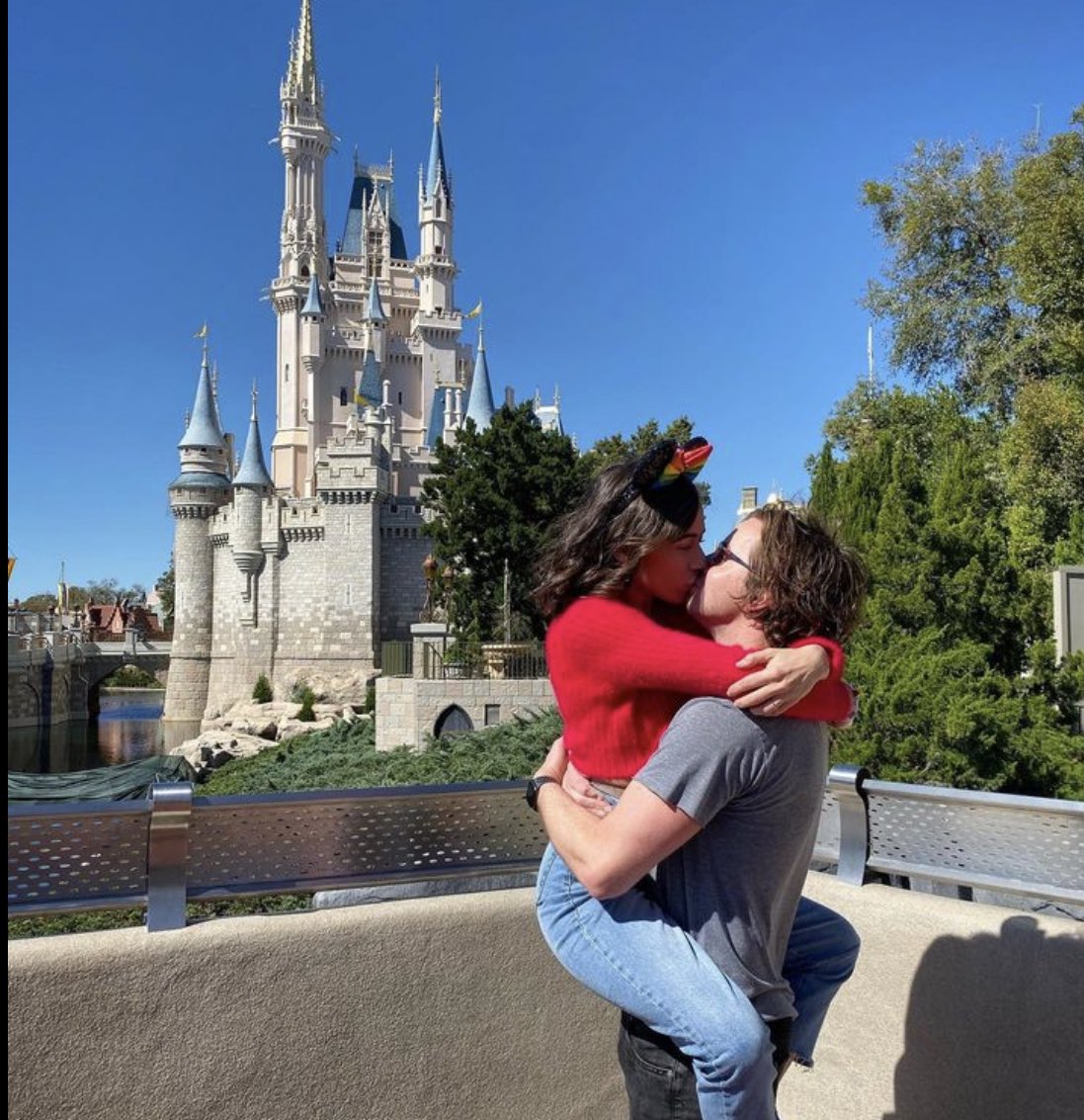 Sydvaughnfan2's tweet image. It’s an Erikleen thing 😍😍😍 #Erikleen @ColleenB123 @erik_stocklin