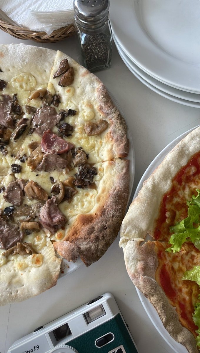 Liat medsos ada org menghina dng
kata "binatang" Dan jika kita ikut2tan menghinanya dng kata2 "binatang" itu tanda sebenarnya kita sudah terlibat menciptakan &amp; menyuburkan ekosistem saling hina di media sosial
Lalu, kata2 "binatang" mjd hal normal dalam hidup kita. 🗣️🗣️