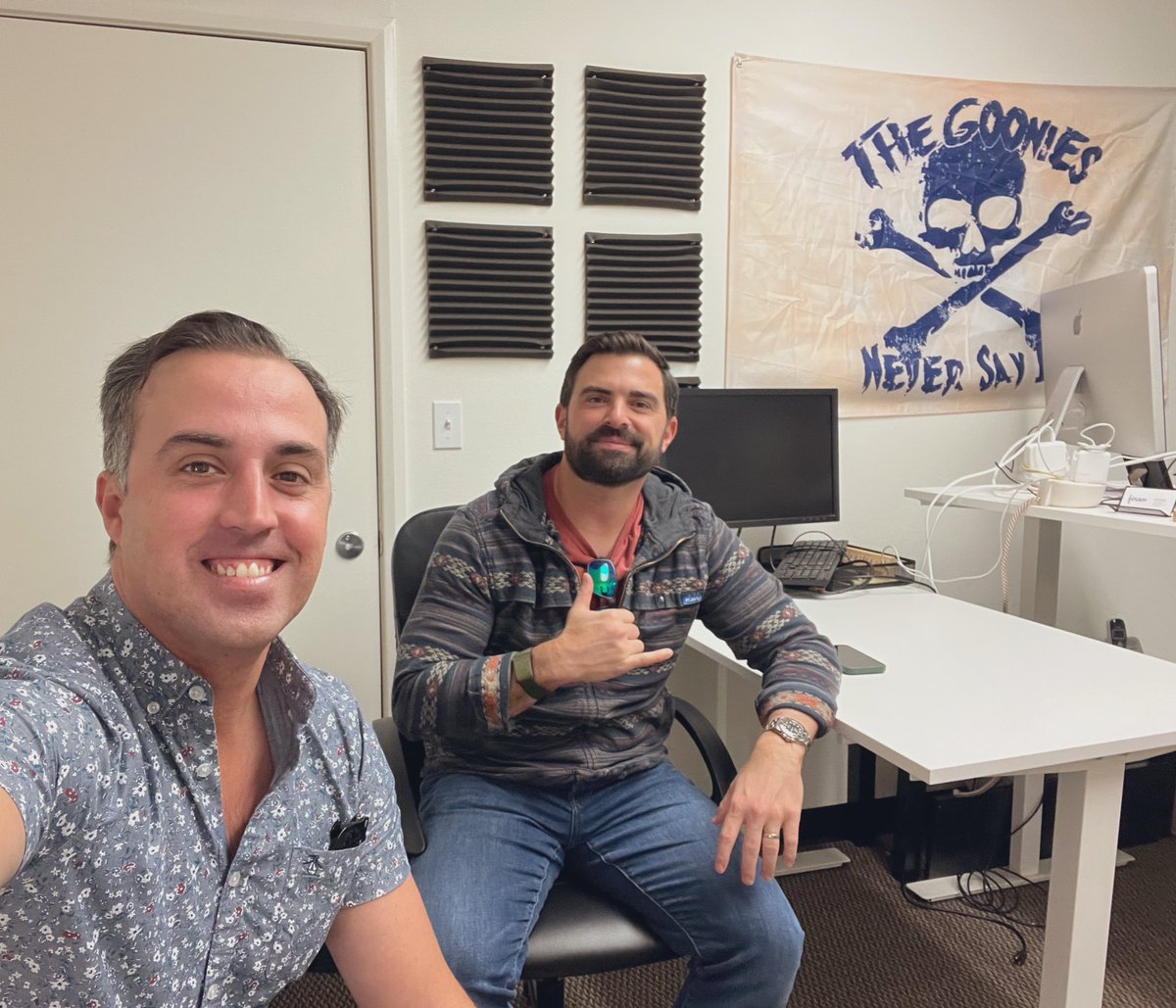 Broker_Brett's tweet photo. Showing @BrixInsurance @johnflueck the @FinaeoHQ office!!

#SoCal #InsurTech #OCstartups https://t.co/Mvzy72HrQG