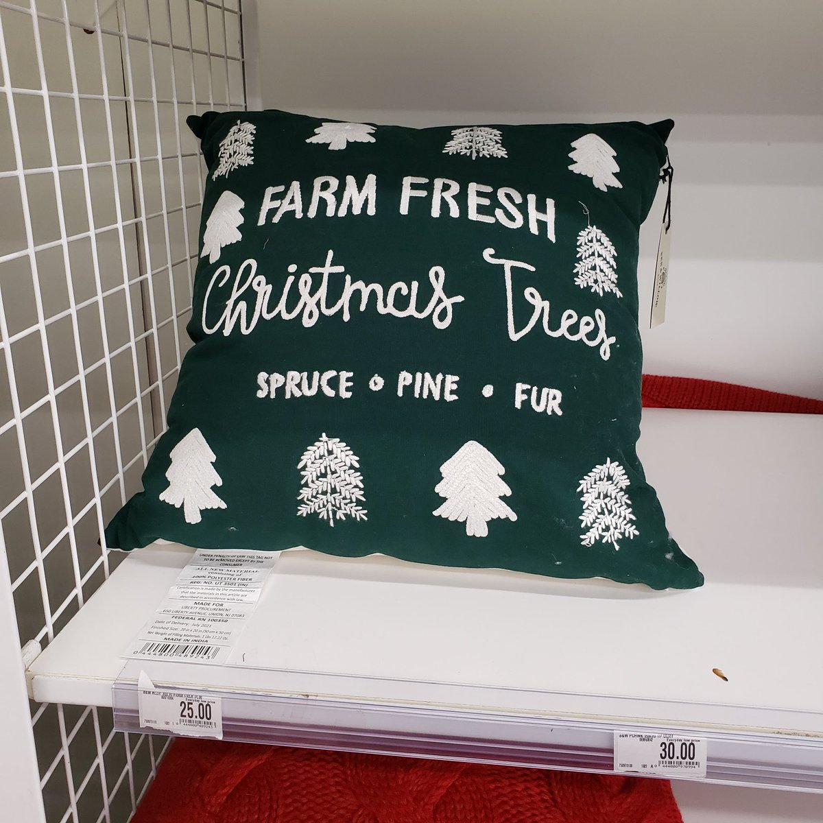 QuickStitchPlus's tweet photo. Is it worth more or less if it's misspelled @BedBathBeyond ? 🤣🤣🤣 https://t.co/Gnu6oloOJF