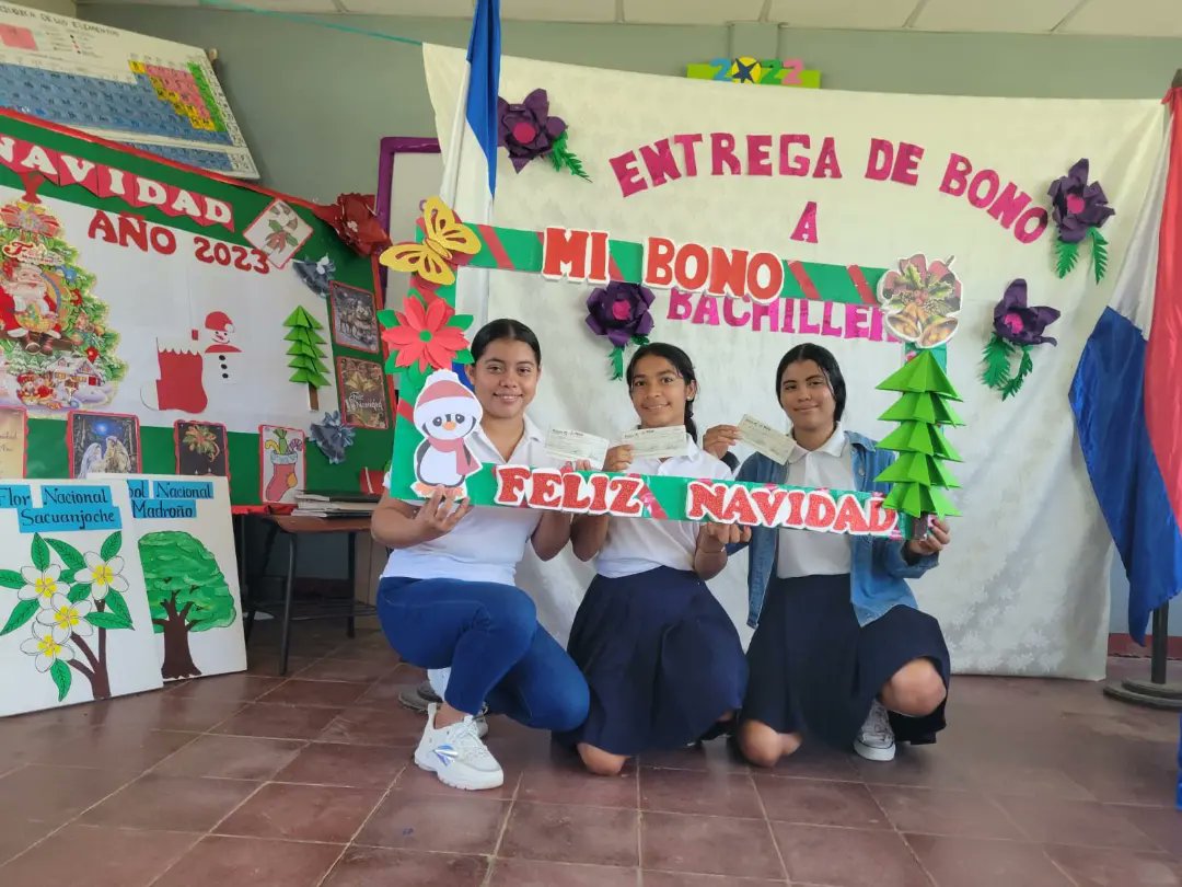 MSomotillo's tweet photo. El Ministerio de Educación realizo, Actos de entrega de bono a bachilleres 2022, En las modalidades de Secundaria Regular, Secundaria a Distancia en el Campo y Secundaria por encuentro de Jovenes y adultos, en centros educativos del municipio.
#EnVictoriasEducativa https://t.co/zyQSlHqf1W