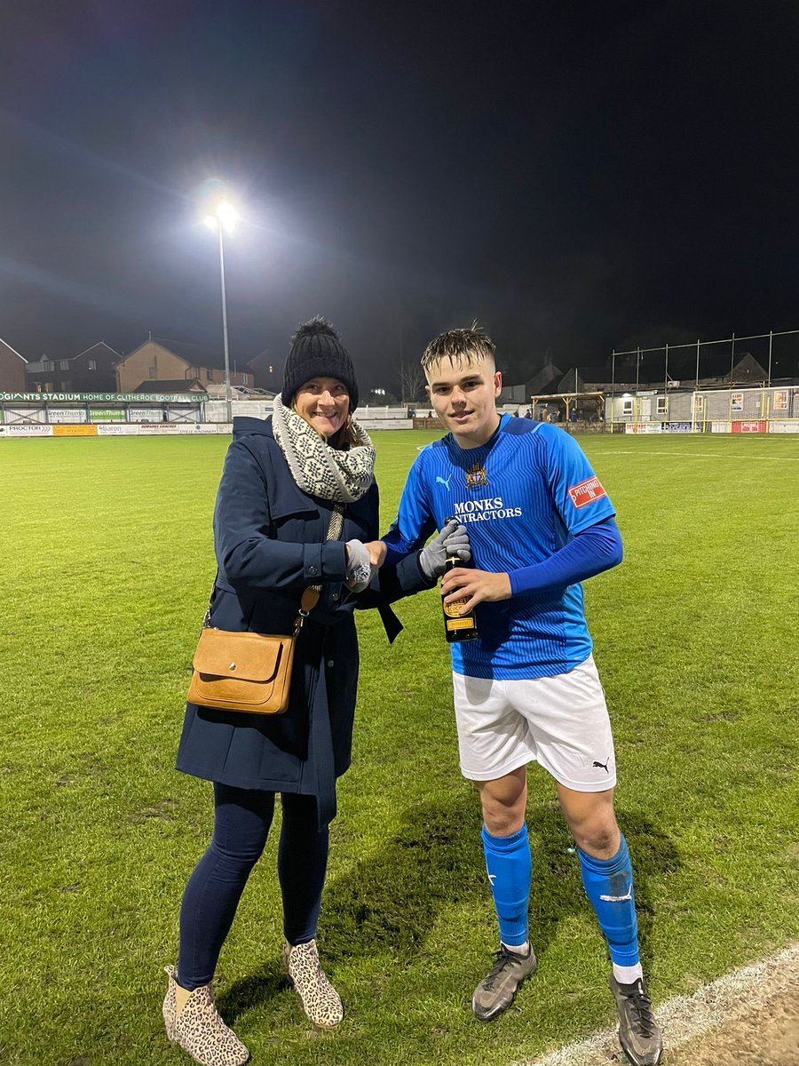 ClitheroeFC's tweet photo. Callum Leigh receives his MoM award from tonight’s match sponsor Millercare Mobility Specialists. If only those nets were a foot wider Callum! https://t.co/3b3pt6juoT