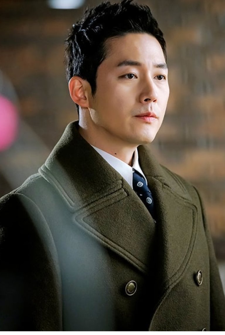 久しぶりにカネの花を見返しています。ピルジュのヒョクさん、やはり素敵です
今日は雨、ゆっくり、ドラマを楽しみます