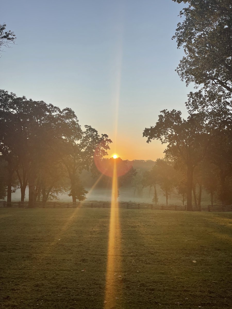 sadstateofman's tweet photo. @ToddisOK Sunrise in Eastern OK… https://t.co/gcI0QhJMi0