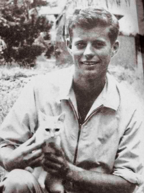 Lorenzo The Cat on Twitter: “President John F Kennedy. He loved cats