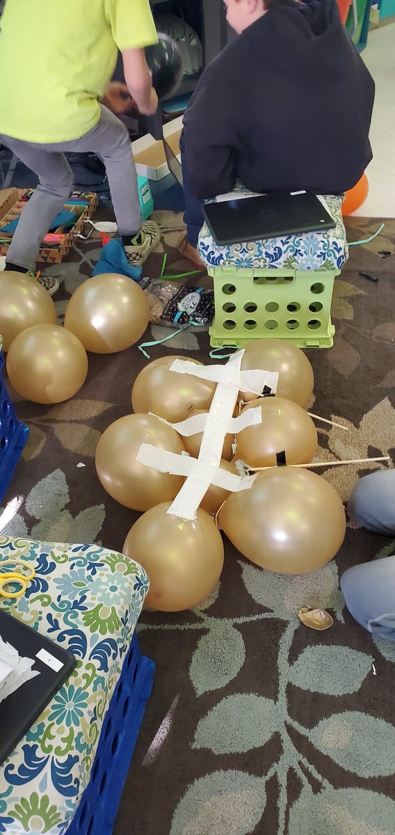 Balloon construction occurred today for our 2nd annual Balloons Over Millstone parade. The kids are so excited for the parade. #proud2bmillstone @MillstoneElemen <a href="/Millstone_Dist/">MillstoneTwpSchools</a>
